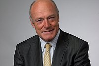 page-V2-8-Portrait-Alain-Rousset.jpg