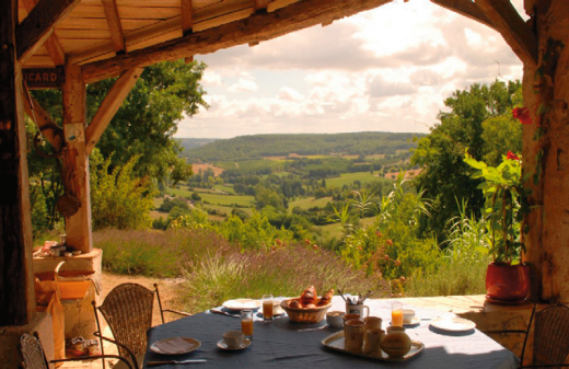 07---Les-Huguets-vue-depuis-terrasse-copie.png