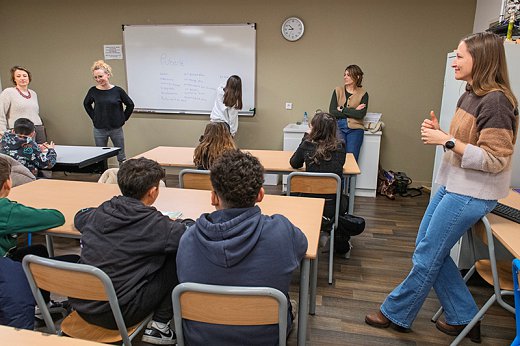 Infirmieres-du-centre-deupartemental-de-santeu-sexuelle-dans-college-800px.jpg