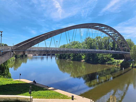 Pont-de-Castelmoron-sur-Lot---Architecture-contemporaine-remarquable800px.jpg