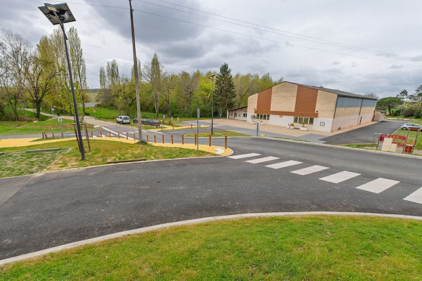 Complexe-sportif-Aubiac.jpg
