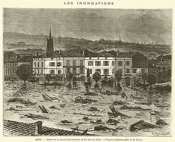 M522103_Les-inondations-Agen-Aspect-de-la-place-Saint-Antoine-le-25-juin-au-matin.jpg
