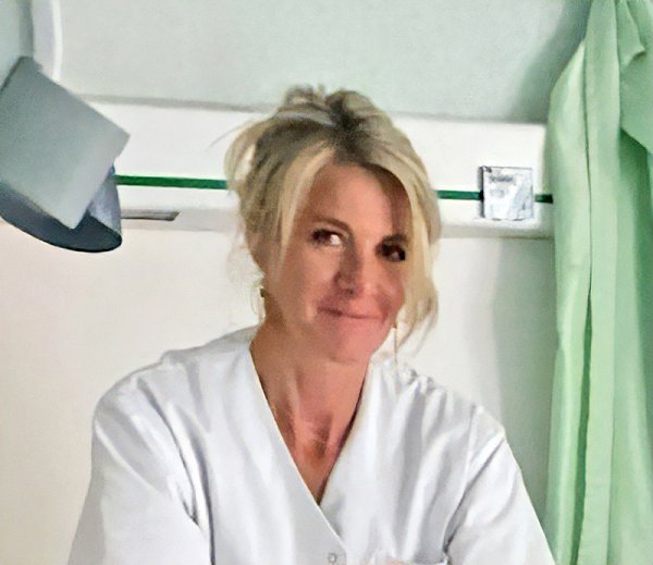 Marie-Arcas-socio-estheticienne.jpg