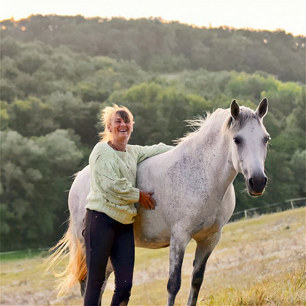 Sandrine-Viannay-equi-therapeute.jpg