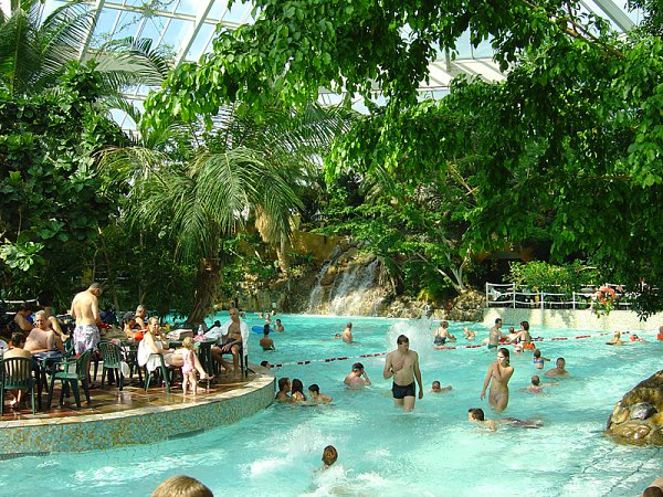 V2_Center_Parcs_-_De_Vossemeren_2004.jpg