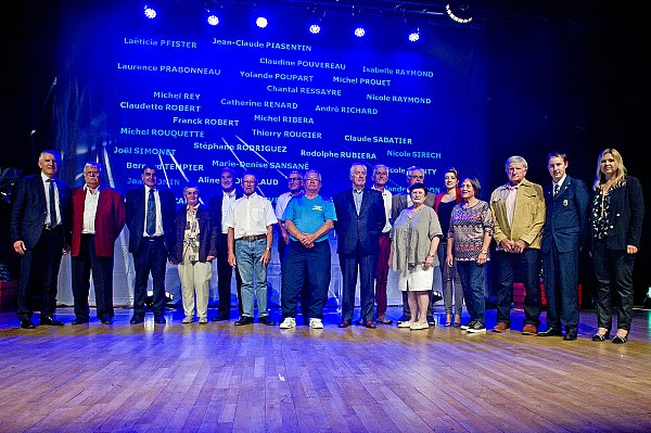 tous-les-benevoles_XCG0147.jpg